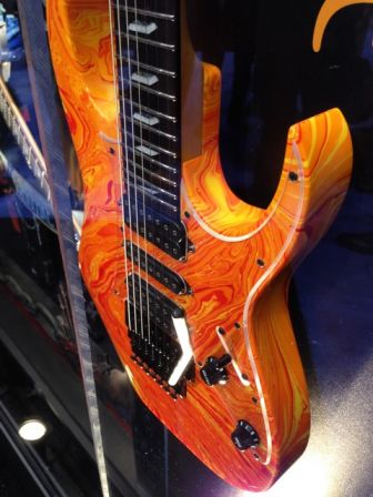 Steve Vai : Guitare Universe édition limitée “Passion and Warfare 25th Anniversary Edition”