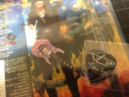 Steve Vai : Un des trois médiators exclusifs Ibanez Japan de “Passion and Warfare 25th Anniversary Edition”