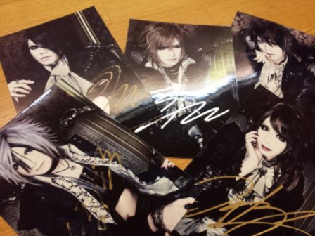 Preview by HIZAKI in his tweet on April 20th of first signed Jupiter's photoset