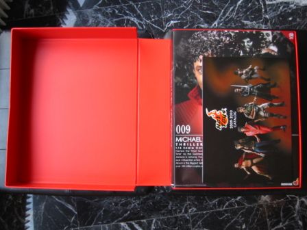 HOT TOYS : M ICON MICHAEL JACKSON (THRILLER)