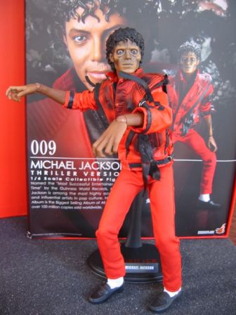 HOT TOYS : M ICON MICHAEL JACKSON (THRILLER)