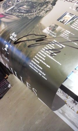Versailles Philharmonic Quintet: Holy Grail signing in unknown store from Yuki's blog